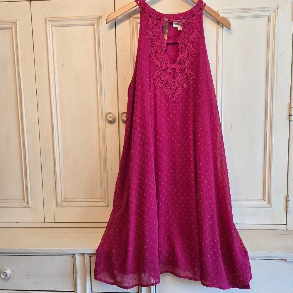 Jun & Ivy Magenta Swiss Dot Dress Medium Sleeveless Lined Crochet Key Hole